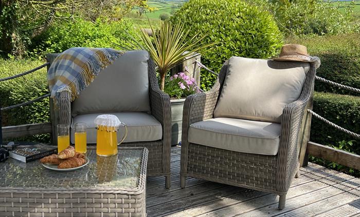 Alfresco dinning.